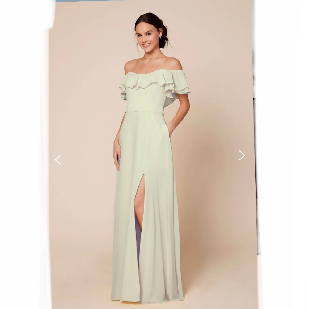 Dear Cleo Abigail Bridesmaid Dress in Pistachio
